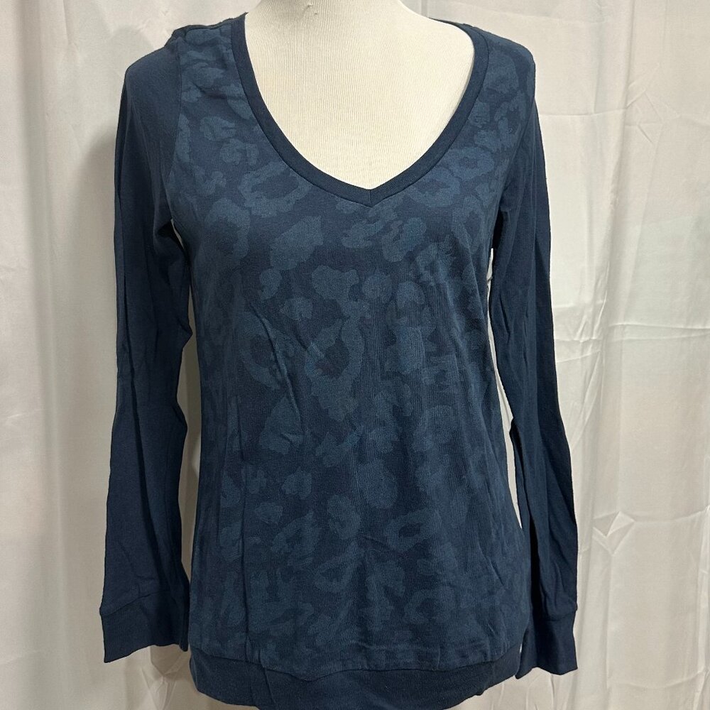 Love FIRE Long Sleeve Shirt XL Blue Leopard Print/